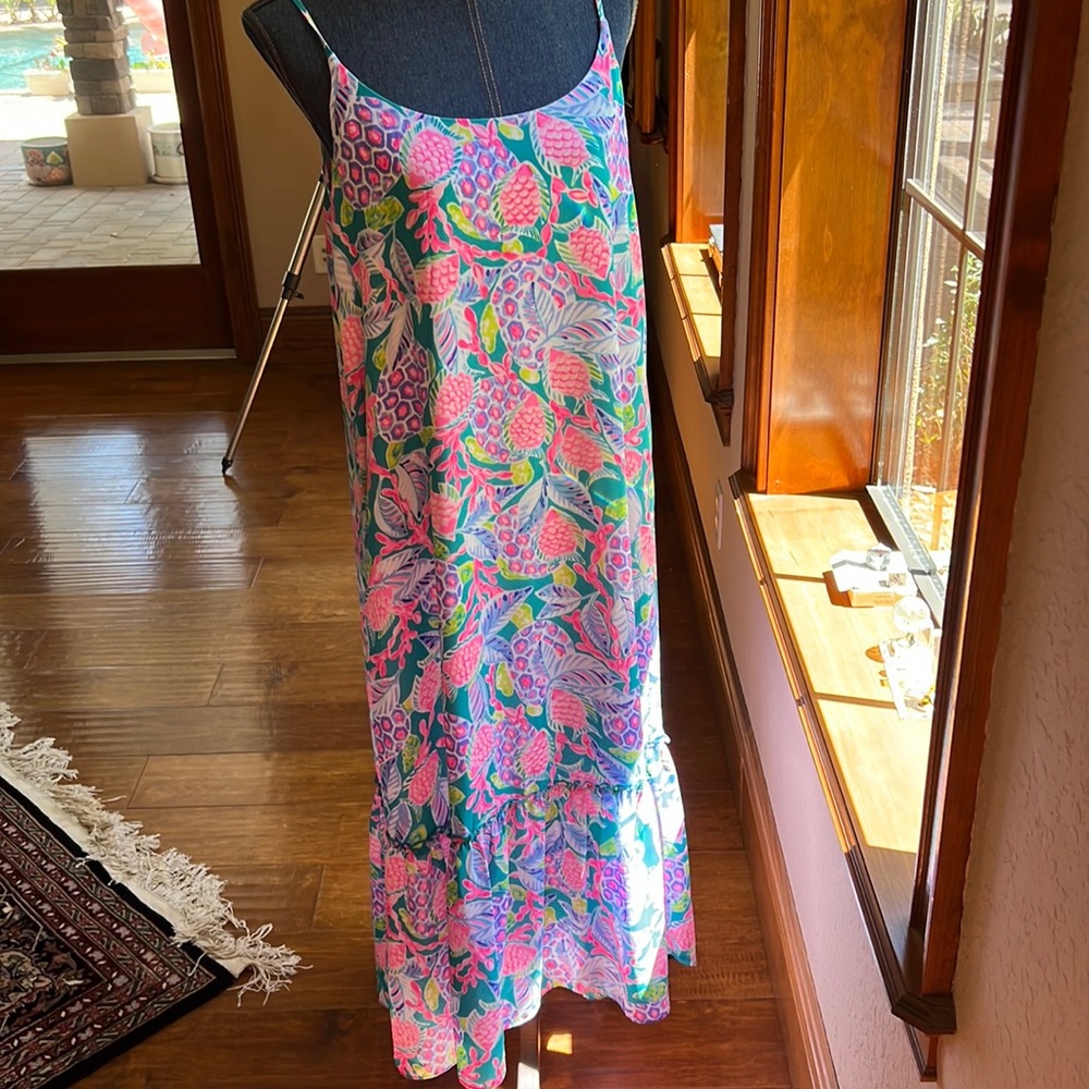 Fun light perfect for summer lily dress worn one time